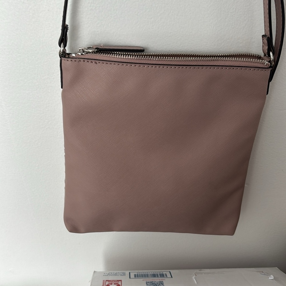 GUESS Taupe and Silver Crossbody Bag NWOT - Picture 3 of 7